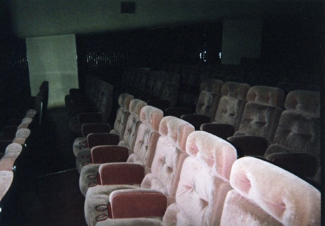劇場内の椅子